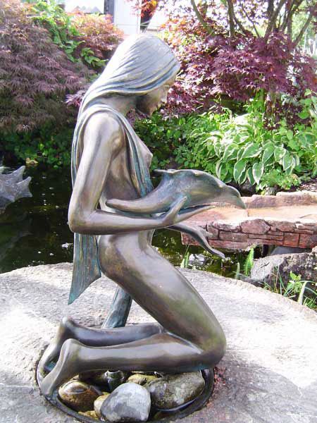 Bronzefigur Noèlle klein (Art.Nr. 88279)